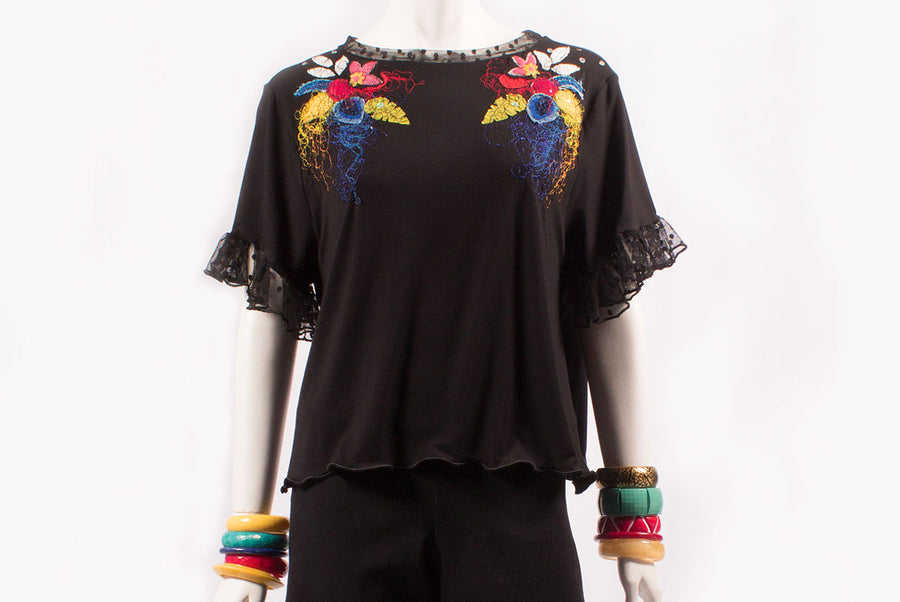 CHANDAIL NOIR AUX BRODERIES SYMÉTRIQUES