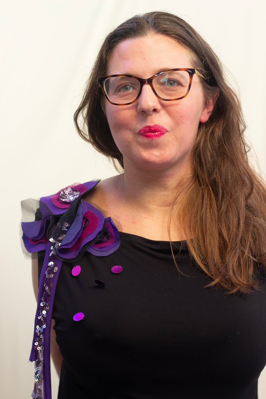 ROBE COURTE CLASSIQUE NOIRE ET VIOLET