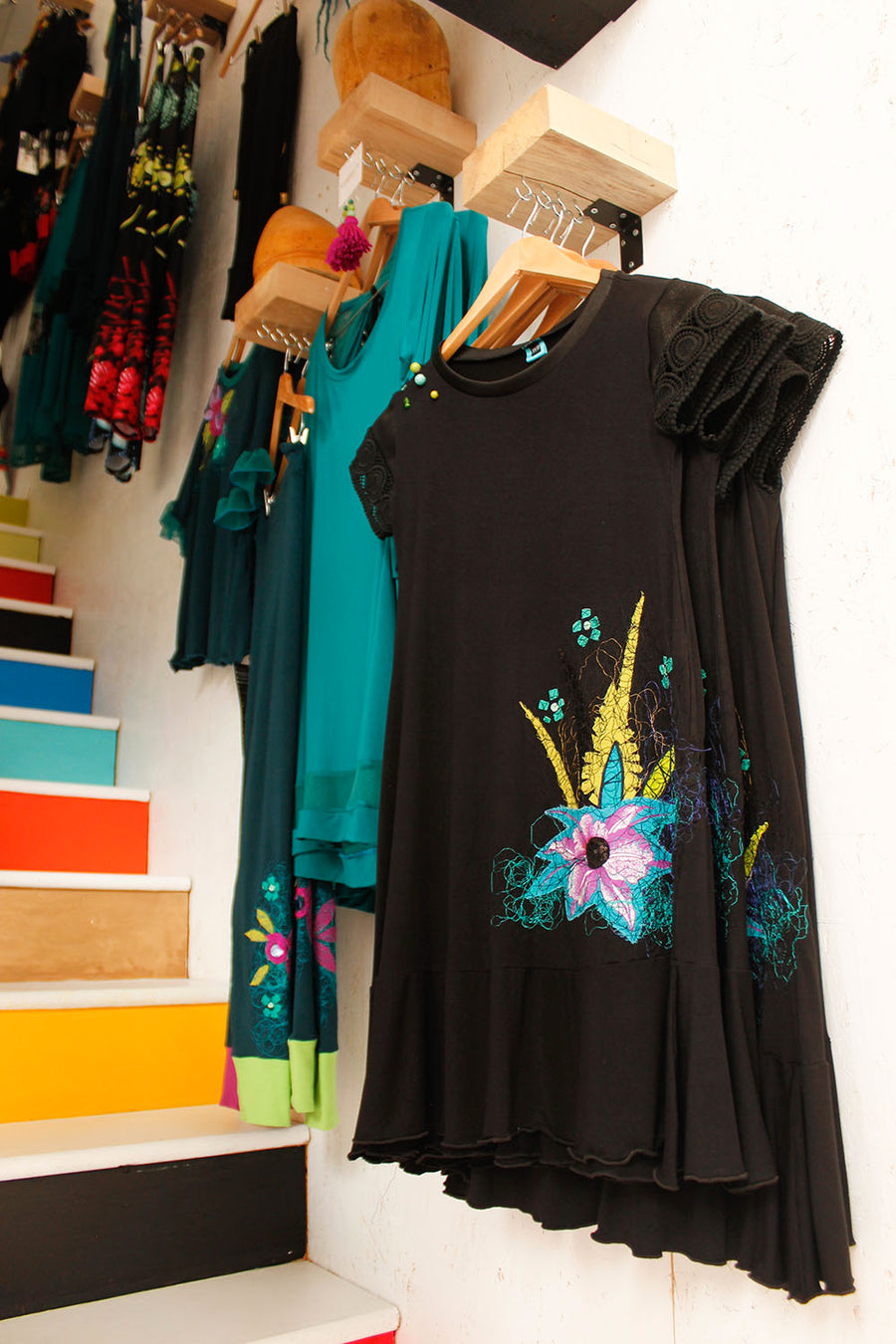 ROBE TUNIQUE AVEC APPLIQUÉ STYLE TROPICAL