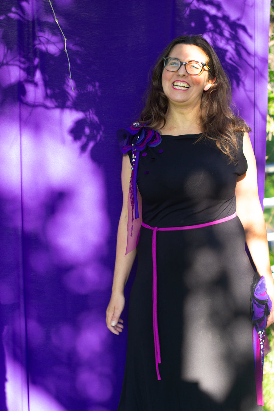 ROBE COURTE CLASSIQUE NOIRE ET VIOLET