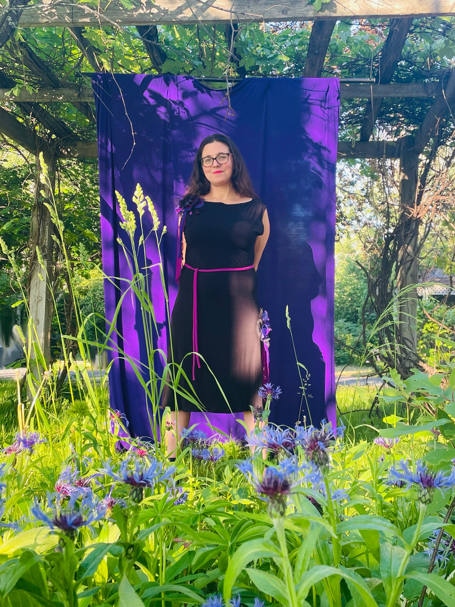 ROBE COURTE CLASSIQUE NOIRE ET VIOLET
