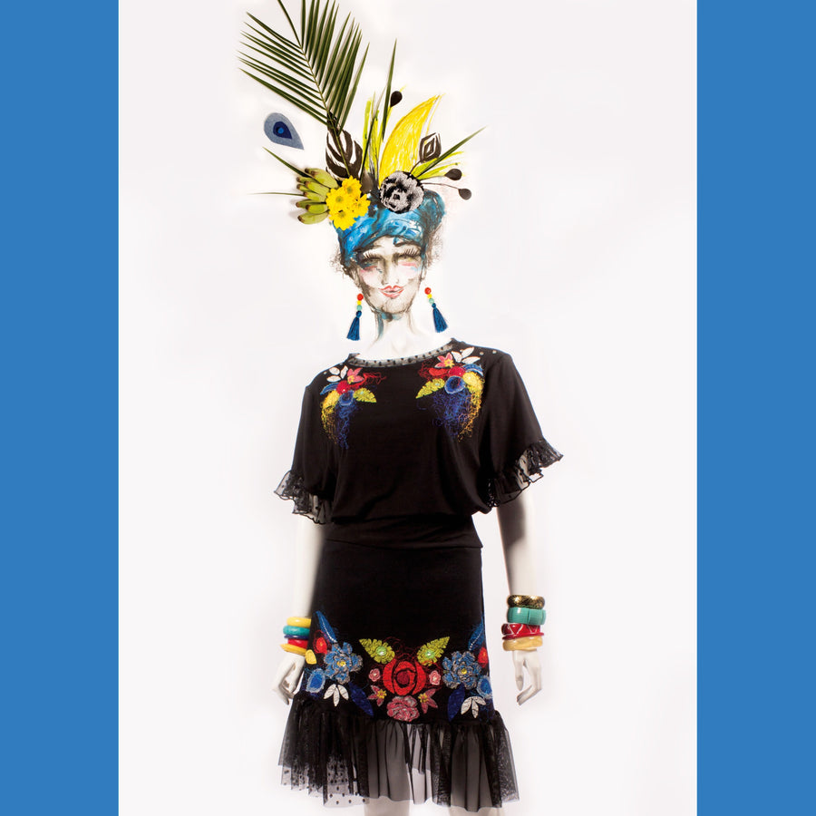 JUPE NOIRE EN “A” BRODERIES SYMÉTRIQUES