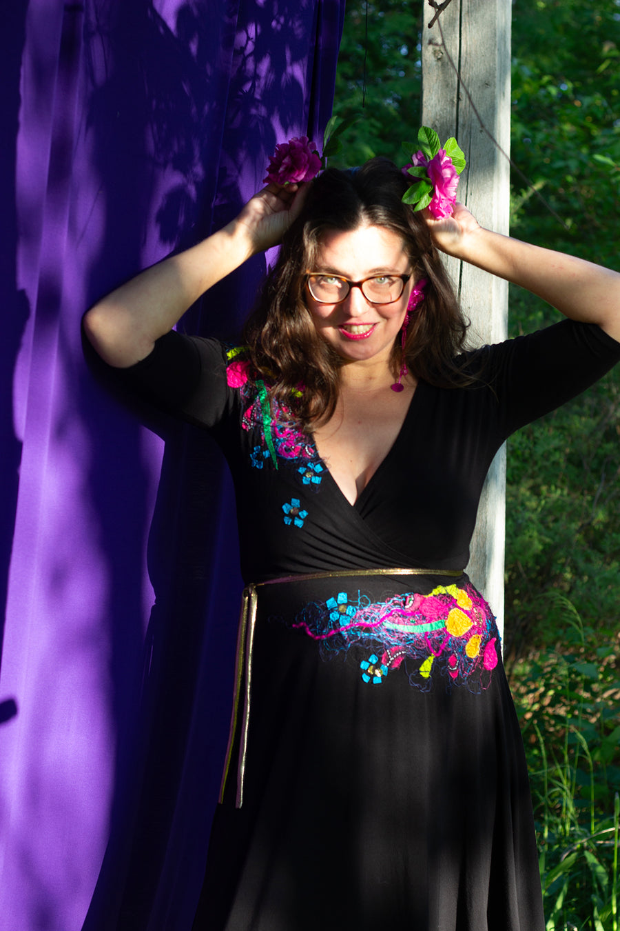 ROBE PORTE-FEUILLE NOIRE DEUX BRODERIES