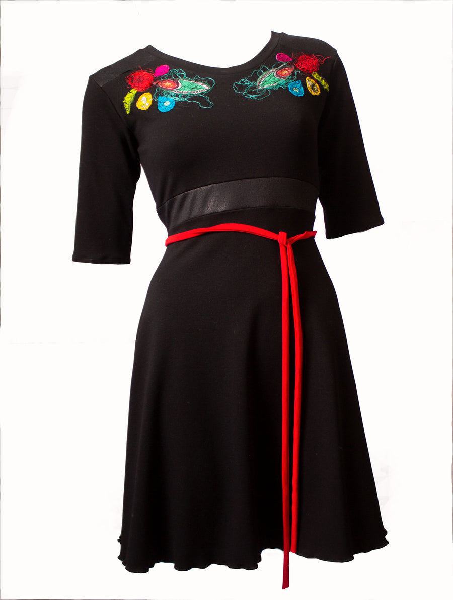 BLACK DRESS WITH SYMMETRIC EMBROIDERY