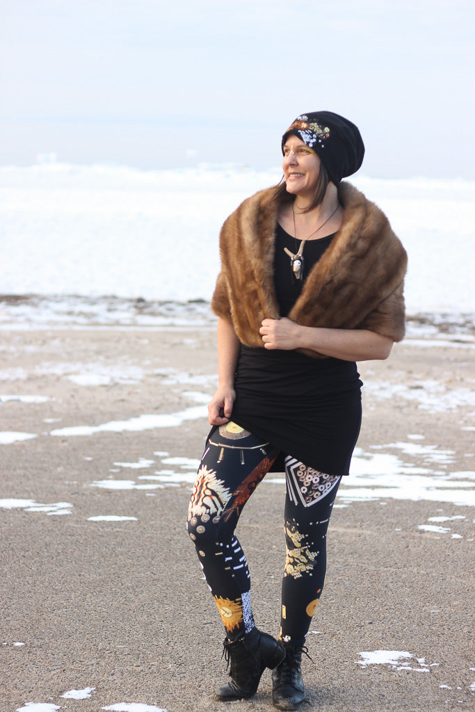 BLACK-GOLDEN AND WHITE EMBROIDERY PRINT LEGGINGS