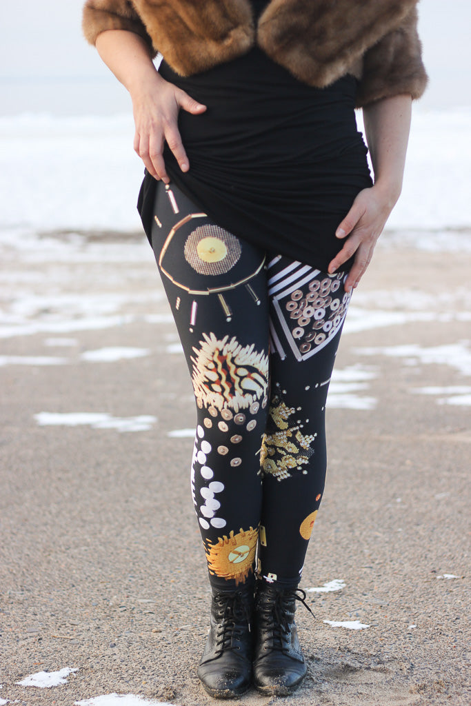 BLACK-GOLDEN AND WHITE EMBROIDERY PRINT LEGGINGS