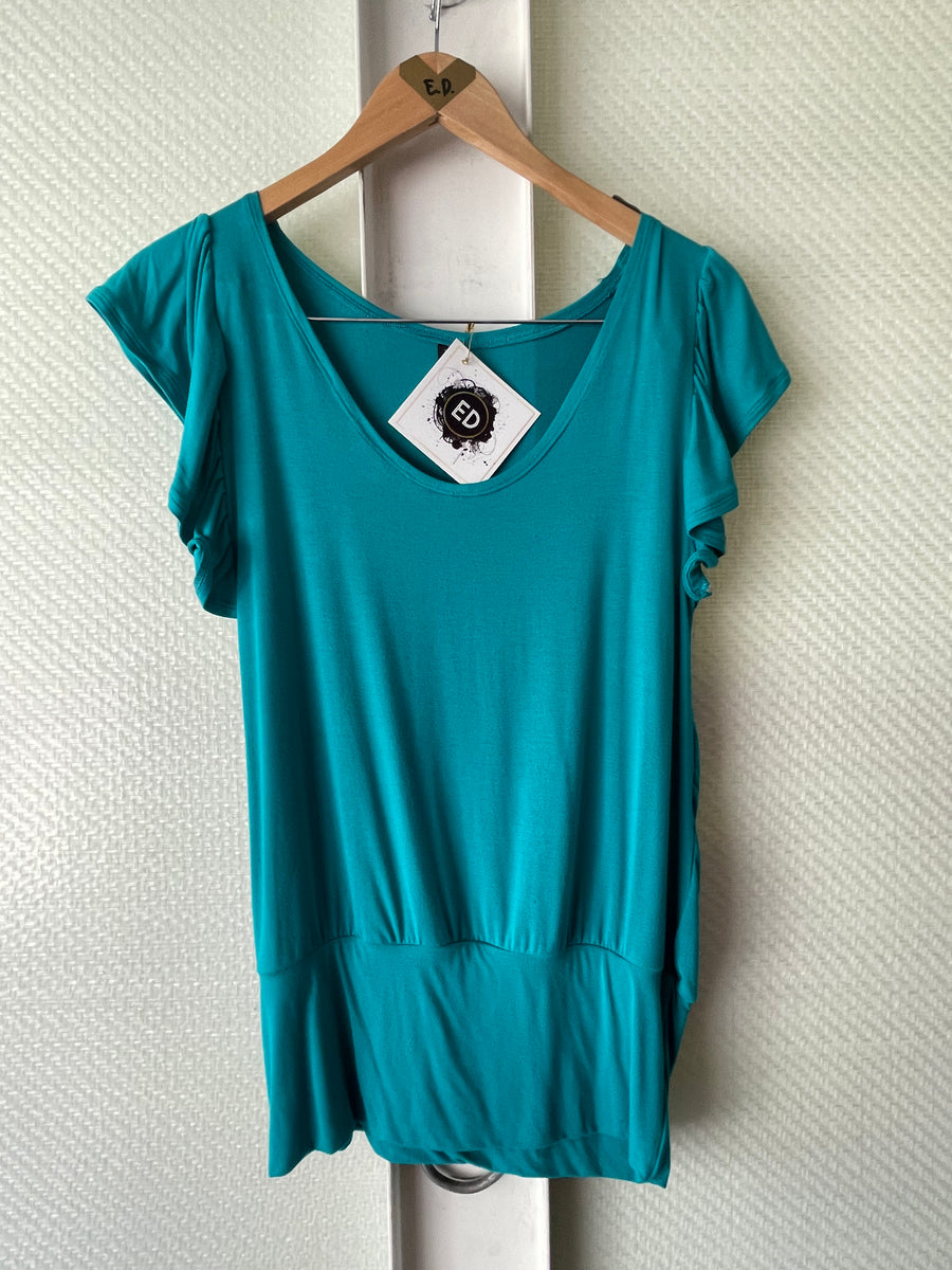 CHANDAIL MANCHES COURTES GONDOLÉES ROUGE-NOIR-TURQUOISE SS2022