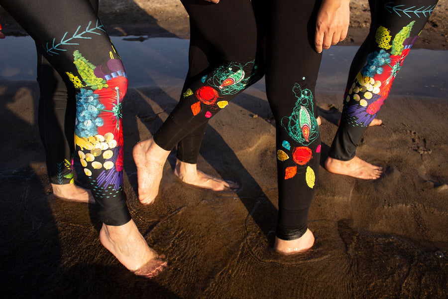 BLACK LEGGINGS WITH RED-BLUE-YELLOW-GREEN EMBROIDERED FLOWERS