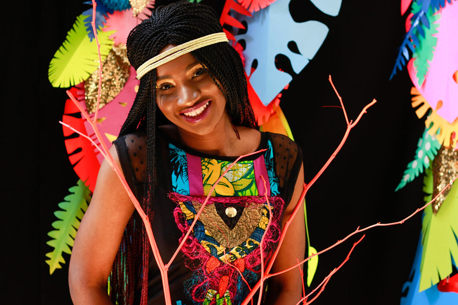 ROBE CHOUETTE AUX APPLIQUÉS EN WAXS AFRICAINS COLORÉS