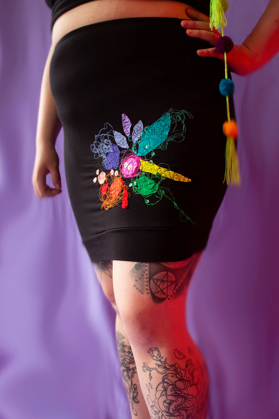EMBROIDERED MINI SKIRT WITH RED FLOWER EMBROIDERY