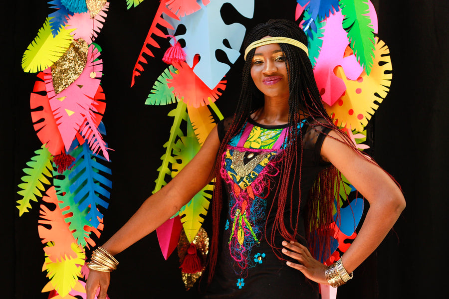 ROBE CHOUETTE AUX APPLIQUÉS EN WAXS AFRICAINS COLORÉS