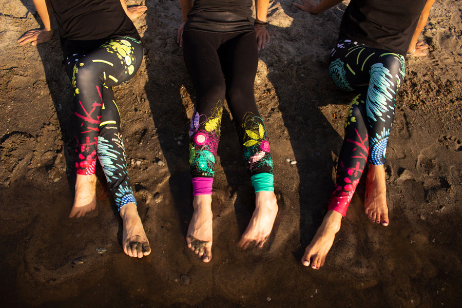 LEGGINGS WITH GREEN AND PINK EMBROIDERY PRINT